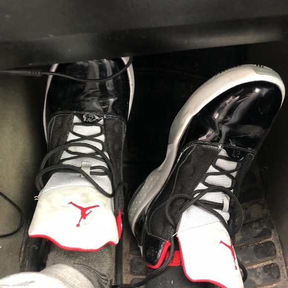 Jordans (shoes) - Picture 2 of 2